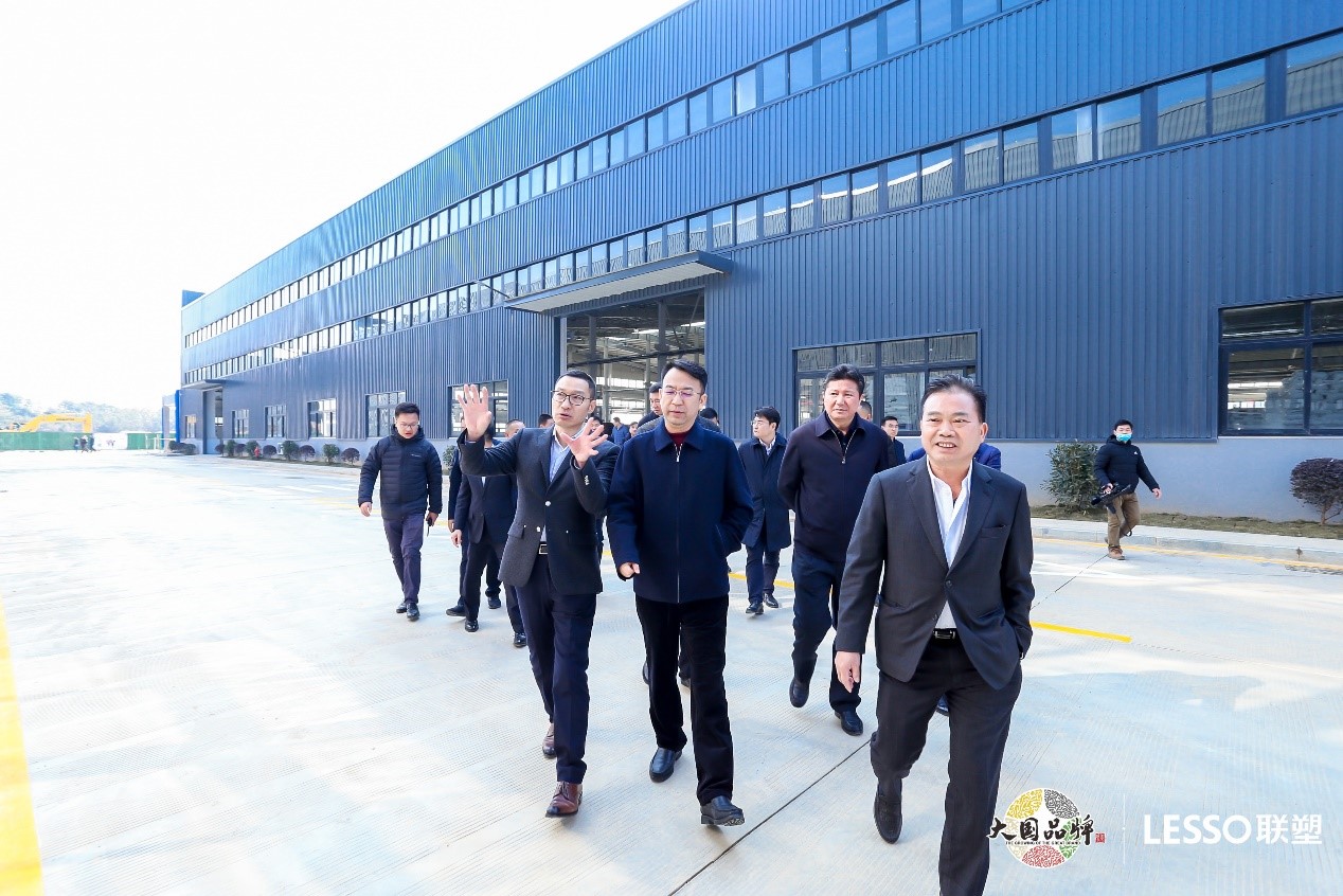 国产日韩精品欧美一区喷