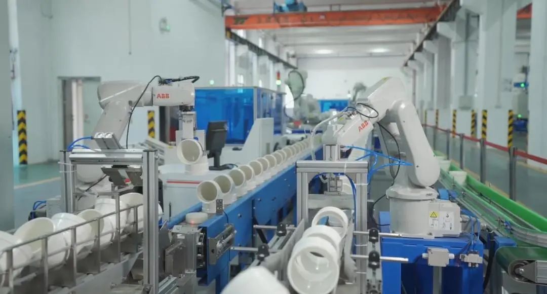 国产日韩精品欧美一区喷