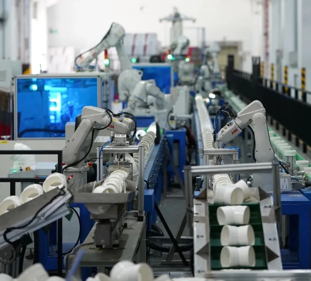 国产日韩精品欧美一区喷