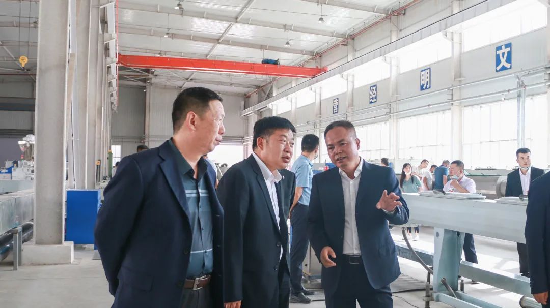 国产日韩精品欧美一区喷