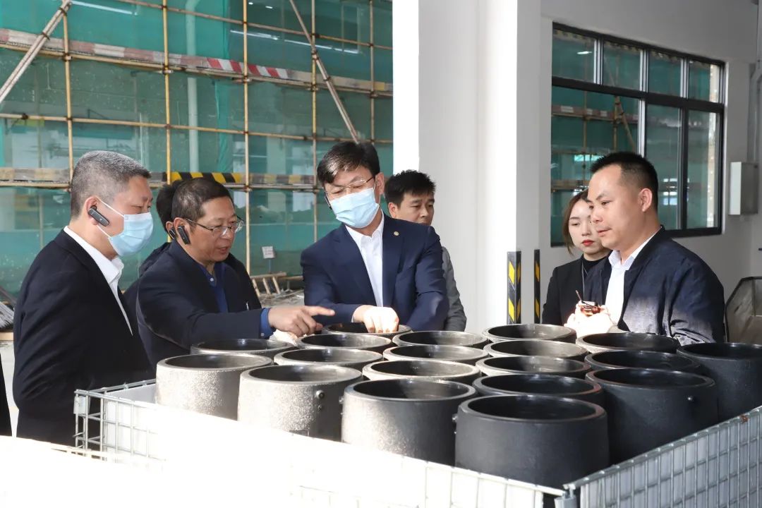 国产日韩精品欧美一区喷