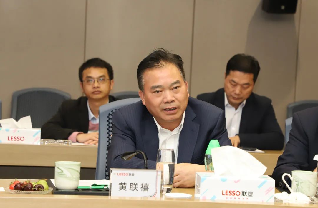 国产日韩精品欧美一区喷