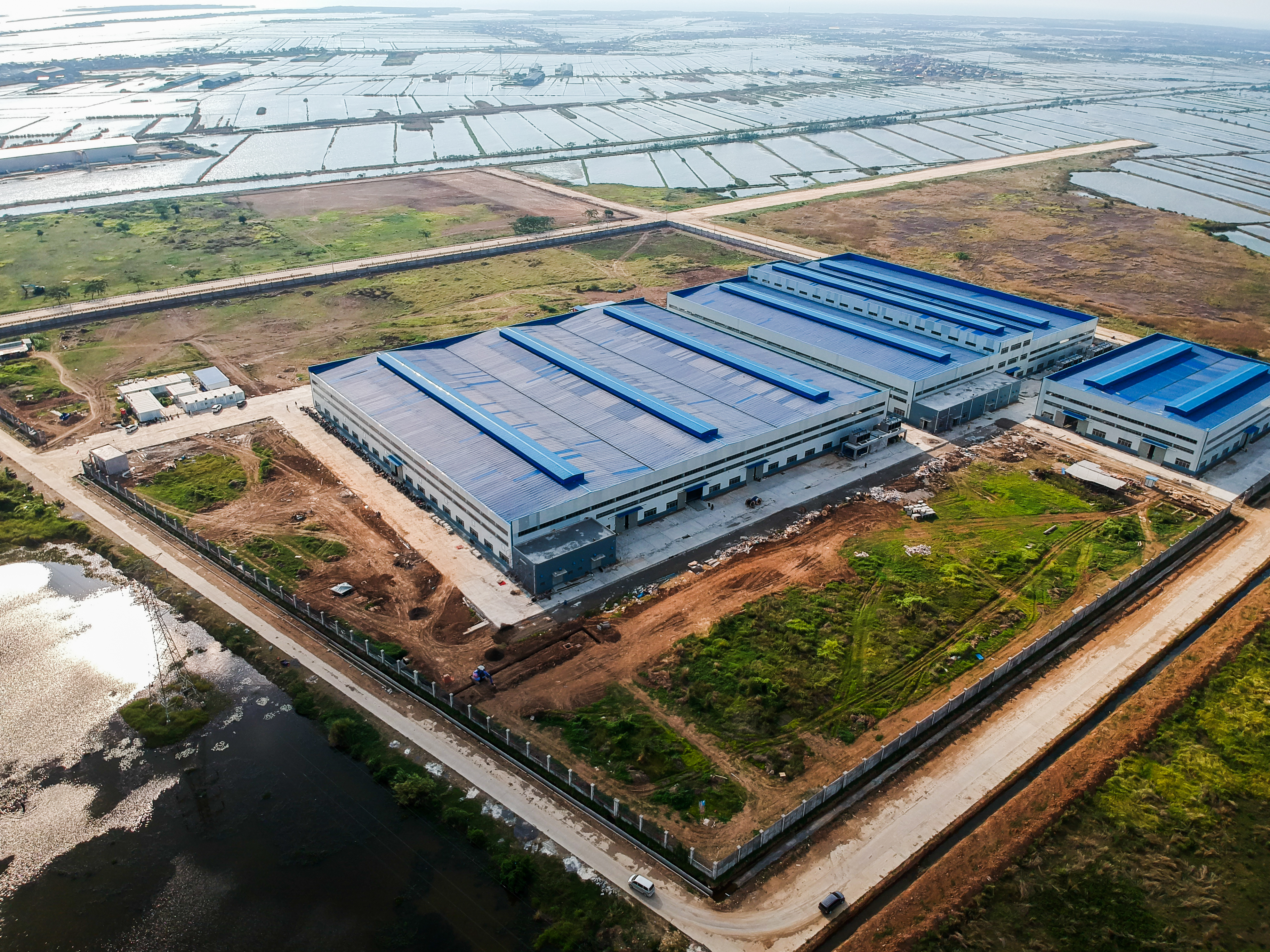 国产日韩精品欧美一区喷